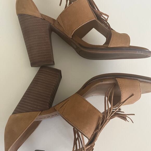 Lucky Brand 'Leesha' Womens 7.5 Fringe Block Heel Tan Nubuck Leather - Picture 6 of 11